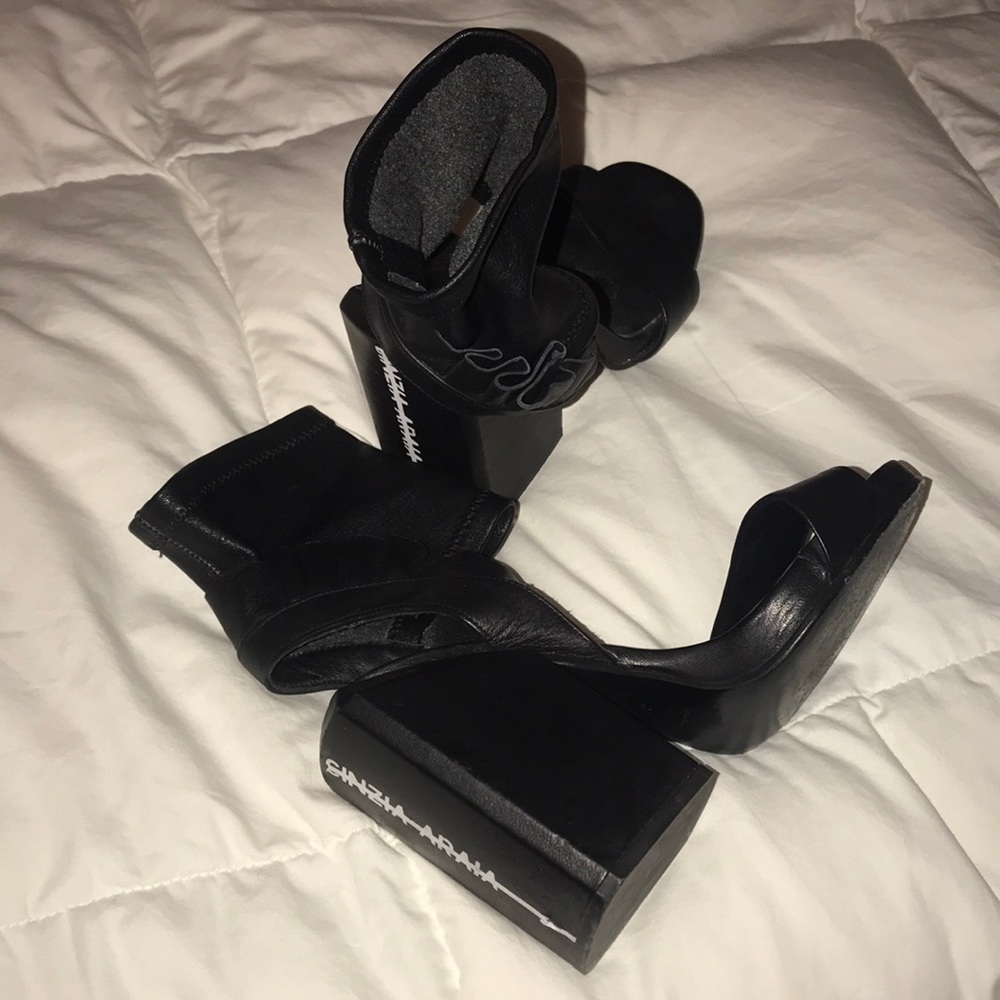 Cinzia Araia Heels